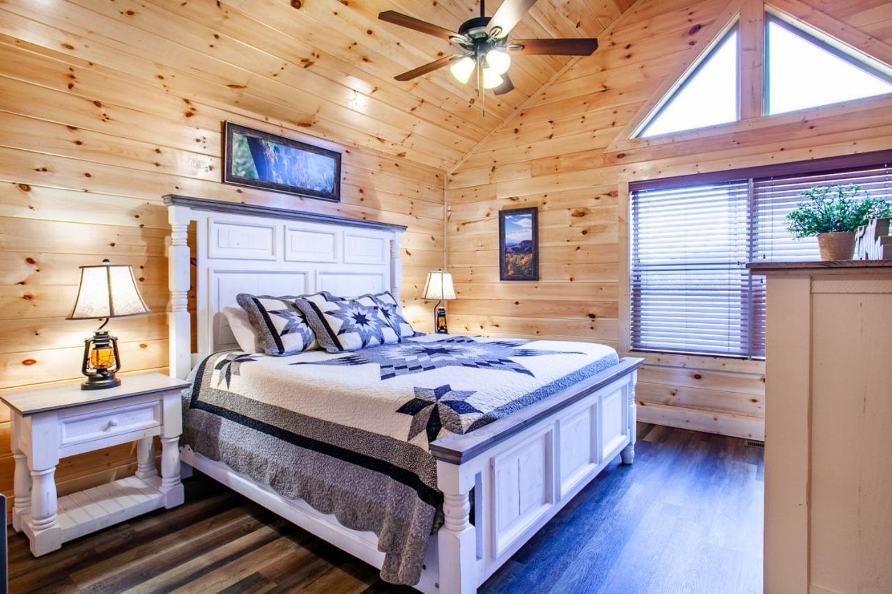 Swimming Bears Lodge 1 With Indoor Pool And Hot Tub Pigeon Forge Eksteriør billede